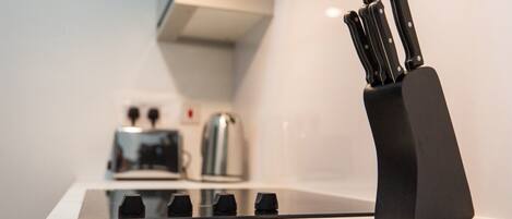 Frigorifero, microonde, forno, macchina per tè/caffè