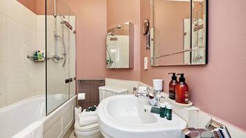 Apartment (1 Bedroom) | Bathroom | Hair dryer, towels