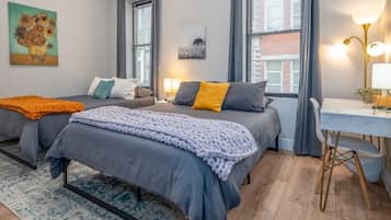 2 chambres, coffres-forts dans les chambres, bureau