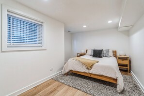 2 bedrooms, desk, iron/ironing board, free WiFi