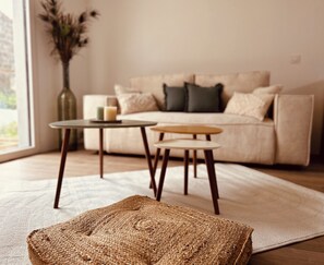 Smart TV - Pura Vida Spa - Gîte 4 Couchages Avec spa Privatif - Équipement Bébé sur Demande (Ecaillon)