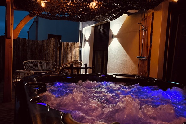 Bain à remous extérieur