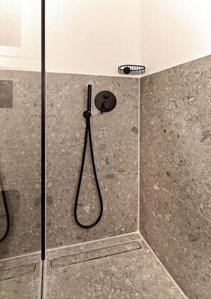 Miljøvenlige toiletartikler, hårtørrer, håndklæder, Sæbe