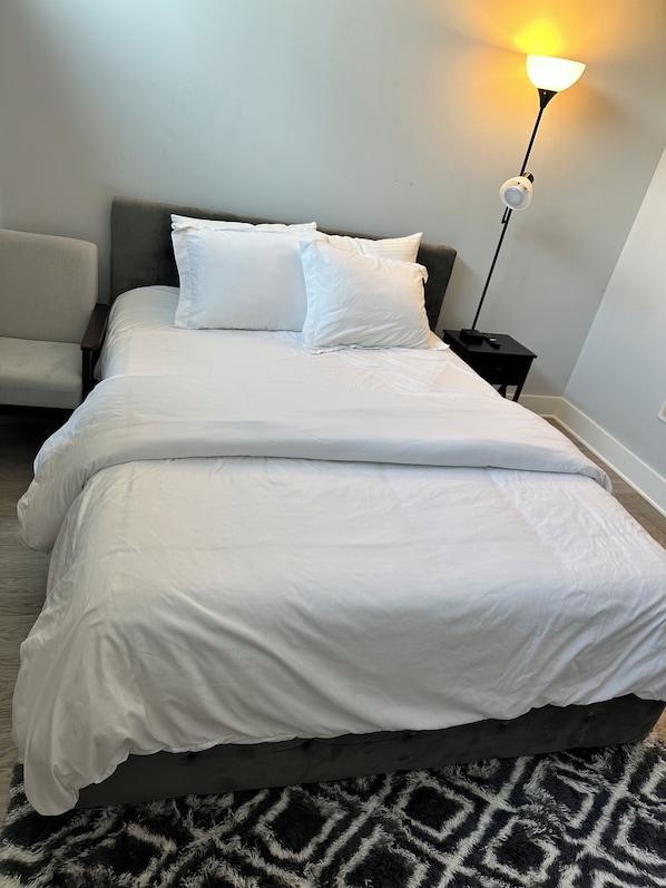 1 habitación, tabla de planchar con plancha, wifi y ropa de cama 