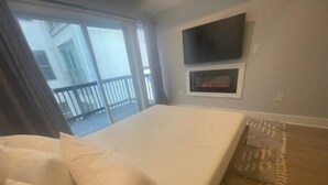Unclassified image, 5 of 16, button - Pent House with Roof Deck near Capitol Hill - U5 (Washington)