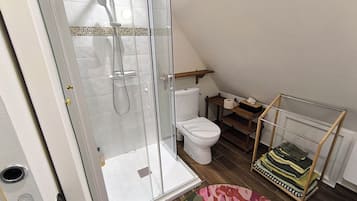 Appartement Familial, vue cour intérieure | Salle de bain