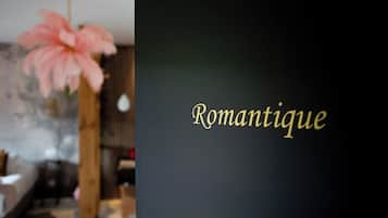 Suite de luxe, 1 llit de matrimoni gran, banyera d'hidromassatge, vistes a la vall | Llençols de cotó egipci i roba de llit d'alta qualitat