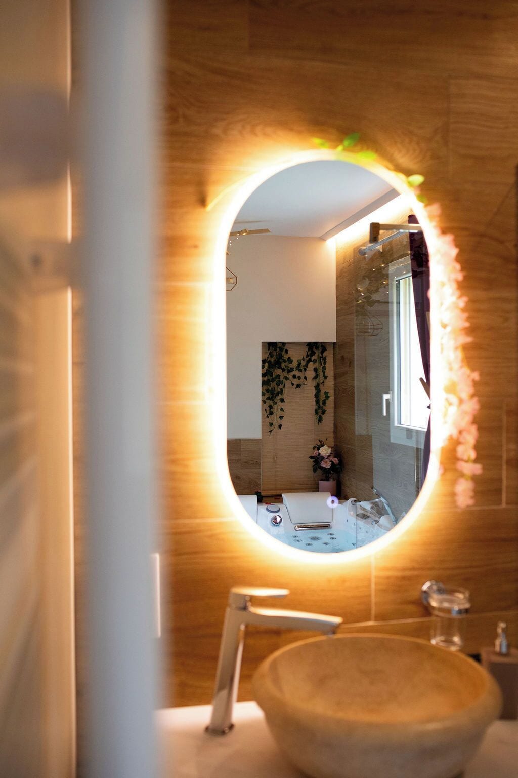Suíte superluxo, 1 cama King, banheira de imersão, vista para o vale | Banheiro | Banheira e chuveiro separados, banheira de hidromassagem