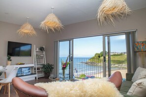 TV - Gwyn For Beach Apartment, Aberporth (Aberporth)