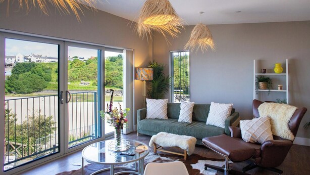 TV - Gwyn For Beach Apartment, Aberporth (Aberporth)