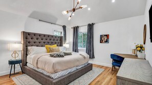 7 bedrooms, WiFi, bed sheets - Expansive Sag Harbor Estate with Pool, Tennis, Hot Tub, Close to Sag Harbor... (Sag Harbor)