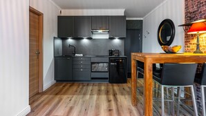 茶具/咖啡用具、冰箱、微波炉、烤箱