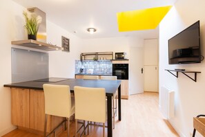 Frigorifero, microonde, forno, lavastoviglie