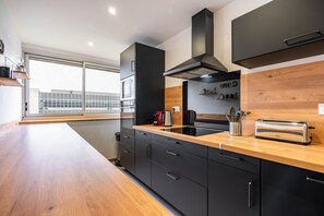 Réfrigérateur, micro-ondes, four, lave-vaisselle