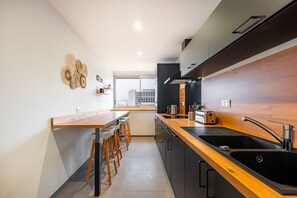 Réfrigérateur, micro-ondes, four, lave-vaisselle