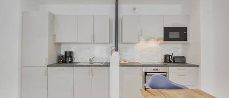 Fridge, microwave, oven, dishwasher