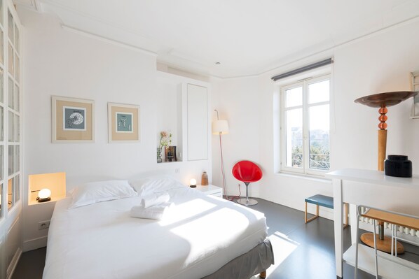 Desk, free WiFi, bed sheets - L'Hôtel Particulier - La chambre de Juliette (Nancy)