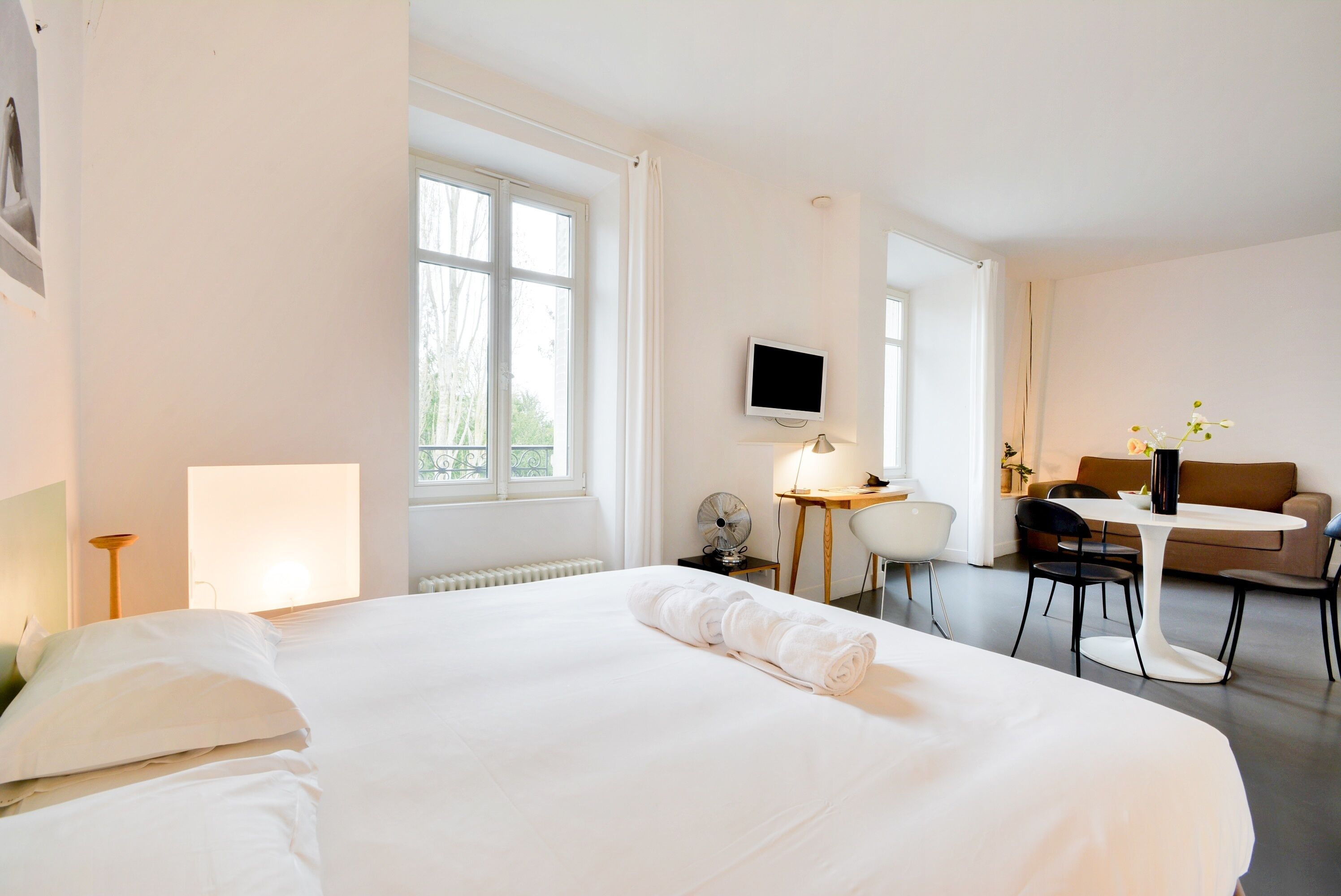 Free WiFi, bed sheets