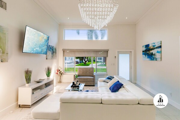 House | 5 bedrooms - Events Welcome 5b3b Home w Pool Hot Tub BBQ (Aventura)