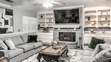 Smart TV, fireplace, stereo