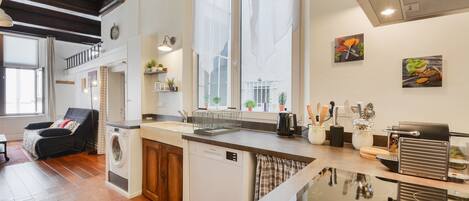 Refrigerador, microondas, horno y lavavajillas