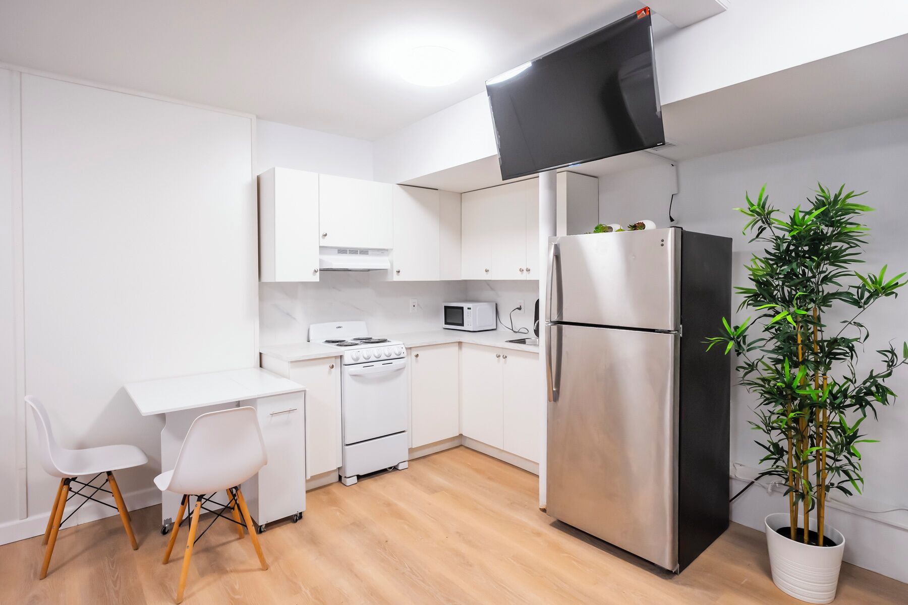 Brand New! Stylish! Courtyard! Parking! Main St!