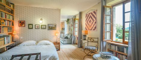 2 Schlafzimmer, Bügeleisen/Bügelbrett, Bettwäsche