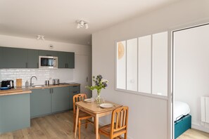 Kühlschrank, Mikrowelle, Geschirrspüler