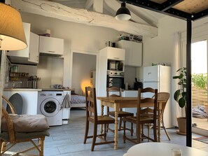 Dining - Logement Avec Grande Terrasse à 2 pas de la Plage Erromardie (Saint-Jean-de-Luz)