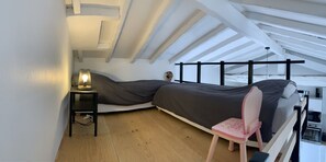 1 bedroom, bed sheets - Logement Avec Grande Terrasse à 2 pas de la Plage Erromardie (Saint-Jean-de-Luz)