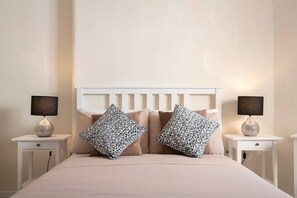 2 bedrooms, desk, iron/ironing board, travel cot