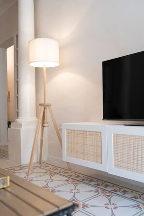 Interior - Maltese Charm / Beach Side / Table Soccer (St.Julians)