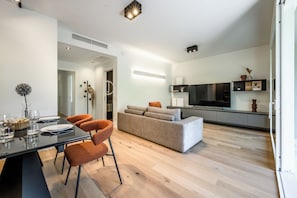Flat-screen TV - EMILIA SUITE GREEN (Modena)