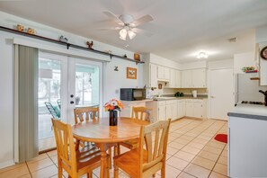Dining - Welcoming Bartow Home Near Family Attractions! (Bartow)