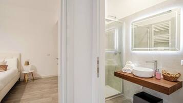 Dusche, Bidet, Shampoo