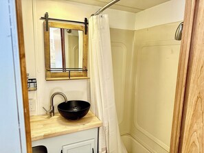 Handtücher, Seife, Toilettenpapier