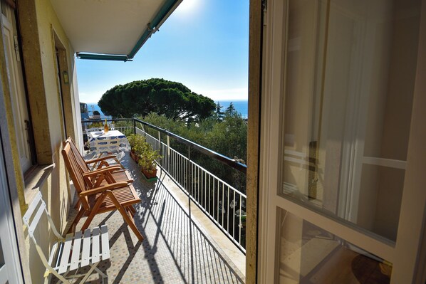 Apartment, eingeschränkter Meerblick | Terrasse/Patio