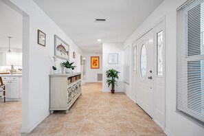 Interior - Near beaches! 2100 square foot heated pool home on the Golf Course! (Rotonda West)
