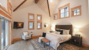 7 bedrooms, WiFi, bed sheets - Beautiful Custom Log Home nestled on 300 ft beach front  (Beaverton)
