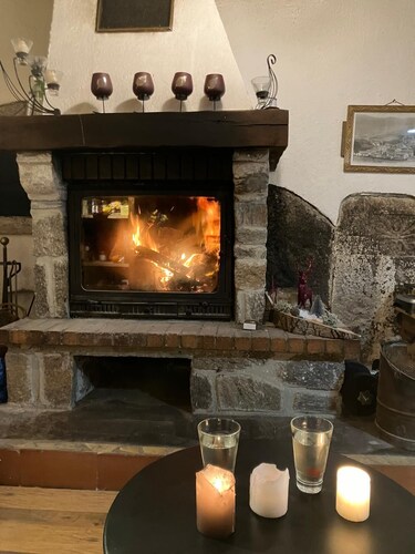 Ferme-chalet à la Montagne. Idéal Pour une Famille. Animaux de Compagnie ok