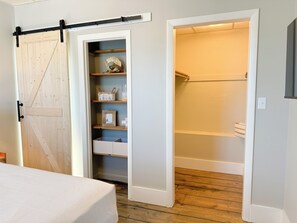 1 室のベッドルーム、アイロン / アイロン台、WiFi (無料)、ベッドシーツ