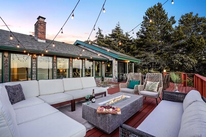 Steps to Pvt Beach on River, HotTub @pinpointstays