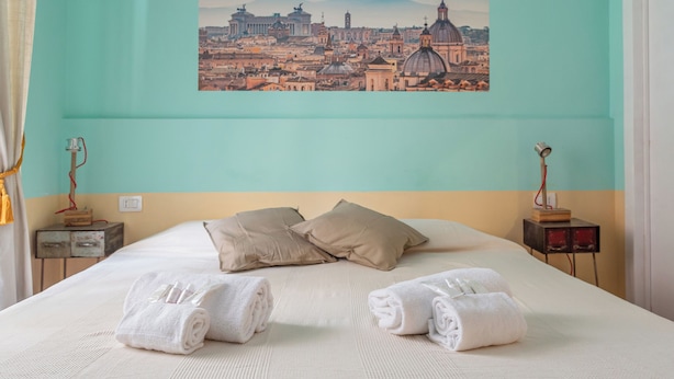 Unclassified image, 1 of 27, button - Vatican rooms haven (Rome)