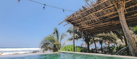 Kolam renang outdoor