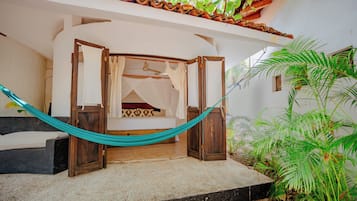 Comfort Room | Free WiFi