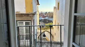 Superior Suite, City View | 1 bedroom, laptop workspace, blackout curtains, soundproofing