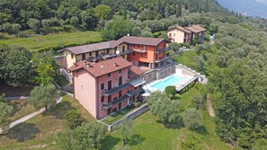 Aerial view - Residence Albatros B8 by Wonderful Italy (Toscolano Maderno)