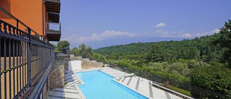 Piscine extérieure (ouverte en saison)