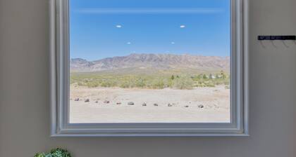 Stunning New House by Death Valley, Amazing Views!