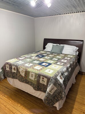 3 bedrooms, free WiFi, bed sheets